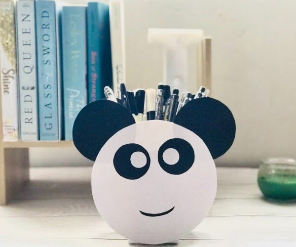 Smiling Pen Holder