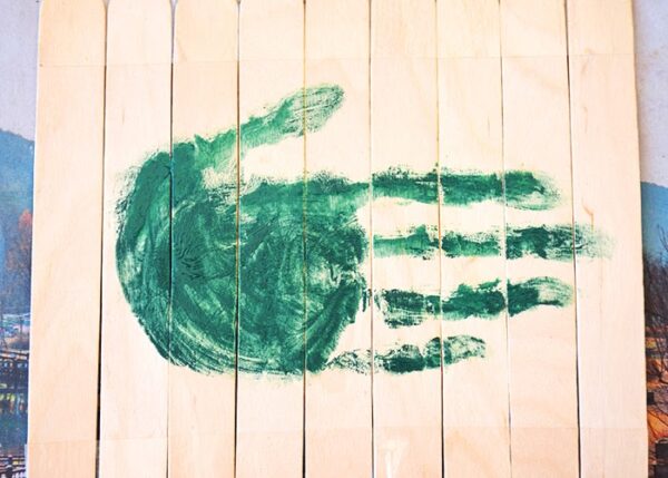 Christmas Handprint Puzzle - Image 5