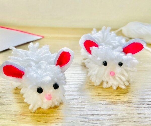 DIY Pom-pom Bunny