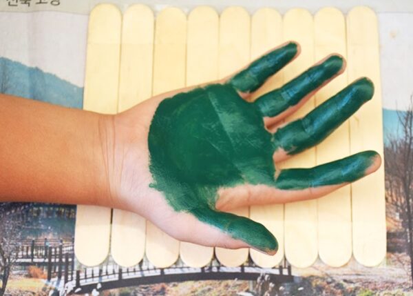 Christmas Handprint Puzzle - Image 3